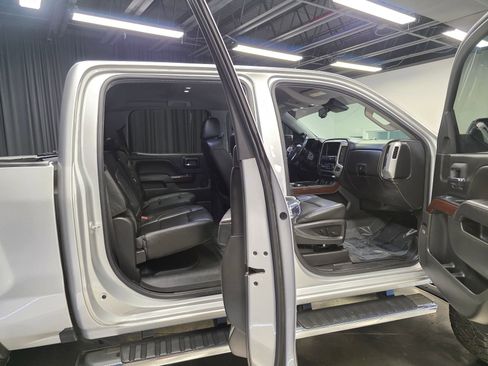 Used 2018 GMC Sierra 1500 SLT AWD/4WD image 44