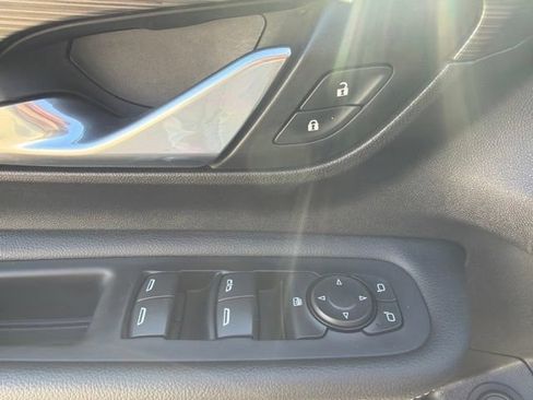Used 2024 GMC Terrain SLE w/ Driver Convenience Package AWD/4WD image 14