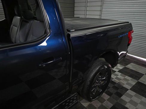 Used 2022 Ford F150 Lightning Lariat image 10