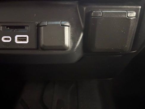 Used 2019 Chevrolet Silverado 1500 LT w/ Texas Edition image 31