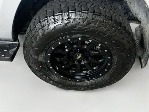 Used 2020 Toyota 4Runner SR5 Premium w/ Moonroof Package RWD image 11