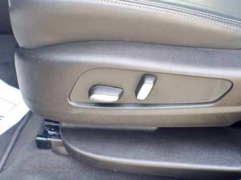 Used 2025 Cadillac XT6 Luxury image 41