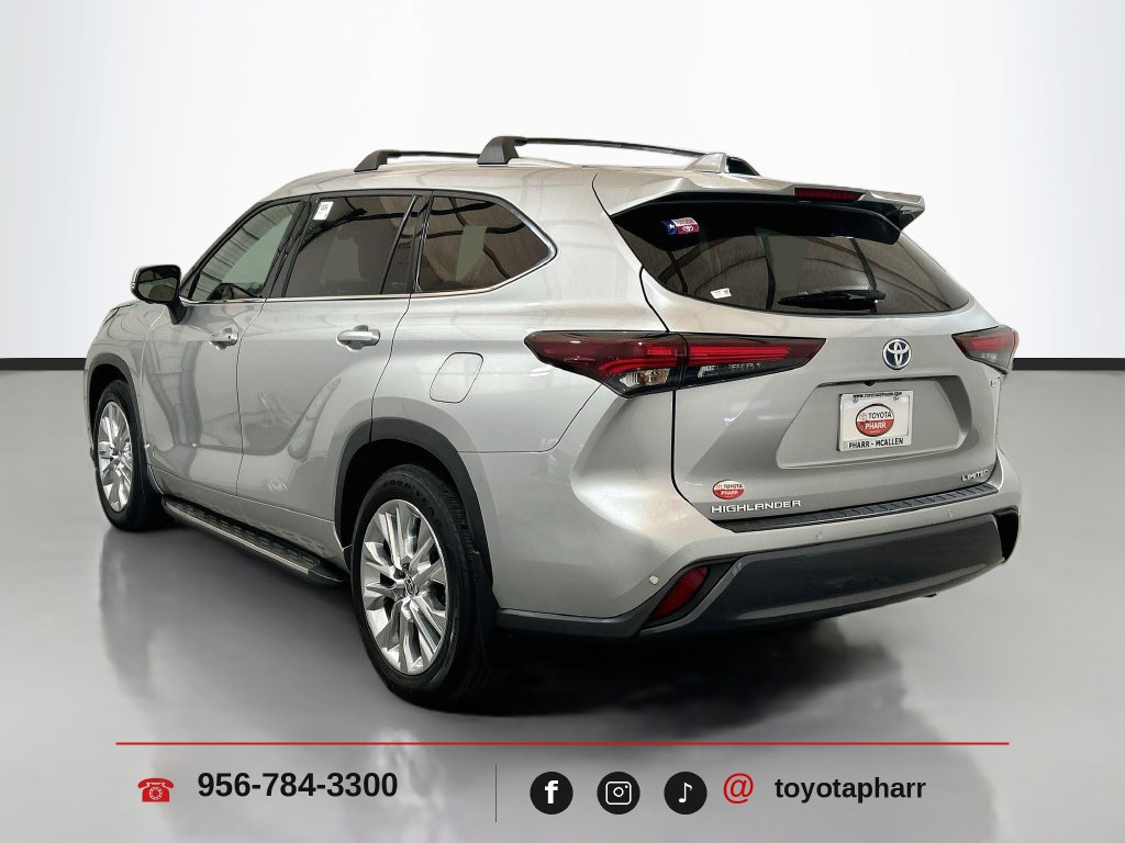 Used 2024 Toyota Highlander Limited FWD image 7