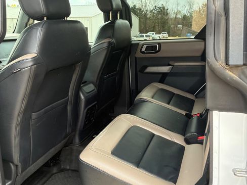 Used 2023 Ford Bronco Wildtrak image 29