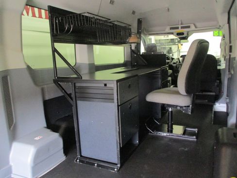 Used 2018 Ford Transit 150 XLT image 13