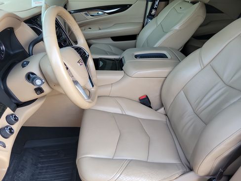 Used 2019 Cadillac Escalade Platinum AWD/4WD image 9