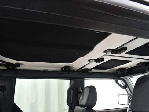 New 2026 Ford Bronco Badlands AWD/4WD image 18