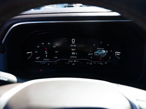 Used 2024 GMC Yukon Denali AWD/4WD image 13