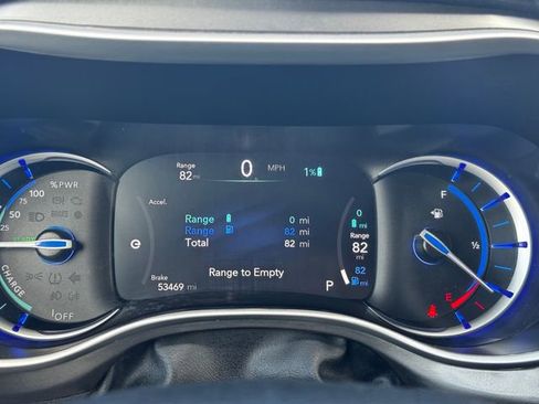 Certified 2024 Chrysler Pacifica Select image 28