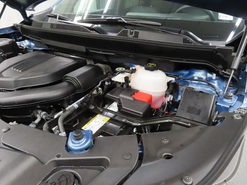 Used 2025 Chevrolet Traverse Z71 w/ LPO, Floor Liner Package AWD/4WD image 27