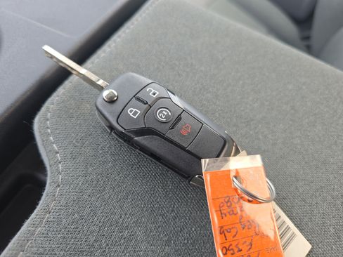 Certified 2025 Ford F350 XLT w/ Snow Plow Prep Package image 35