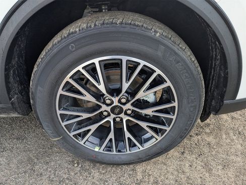 New 2026 Ford Escape SE image 11