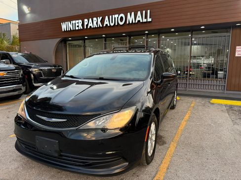 Used 2020 Chrysler Voyager Lxi FWD image 1
