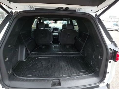 Used 2022 Chevrolet Traverse LT w/ LT Premium Package AWD/4WD image 17