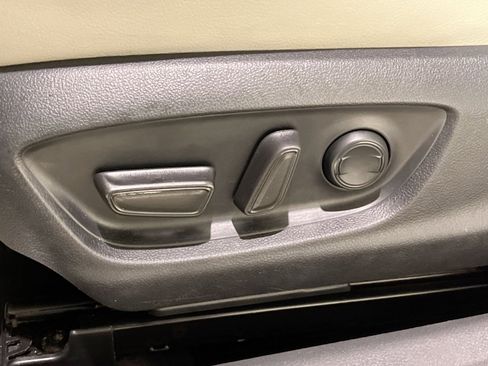 Used 2023 Toyota Camry SE image 23