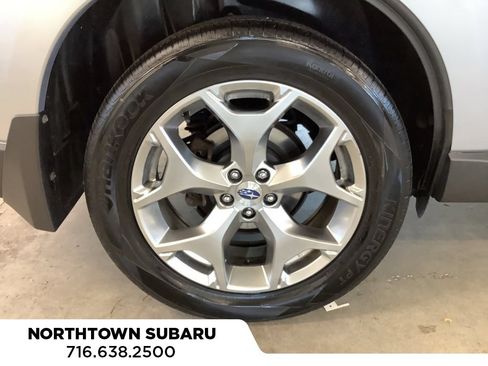 Used 2018 Subaru Forester 2.5i Touring AWD/4WD image 25