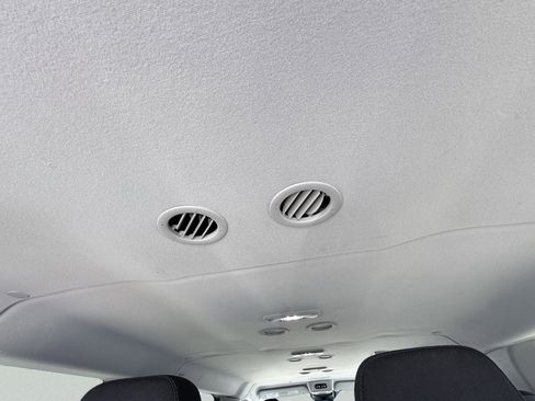 Used 2023 Ford Transit 350 XLT image 9