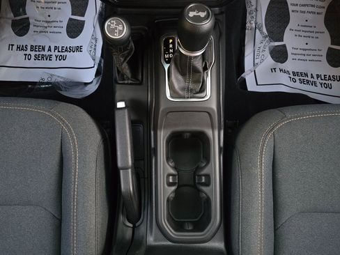 Used 2025 Jeep Wrangler Unlimited Sahara w/ Safety Group image 40