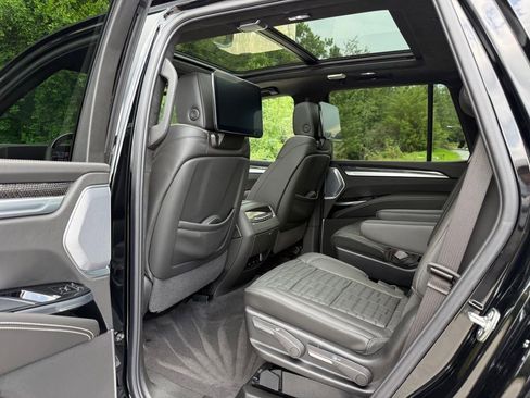 New 2026 Cadillac Escalade V w/ LPO, ONYX Package AWD/4WD image 24