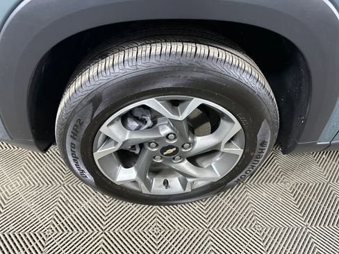 Used 2025 Chevrolet Trax LT image 10