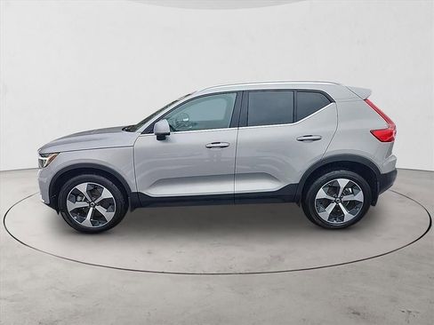Certified 2023 Volvo XC40 B5 Plus w/ Driver Assist Package AWD/4WD image 2