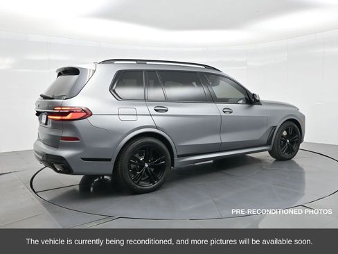 Used 2023 BMW X7 xDrive40i w/ Executive Package image 7