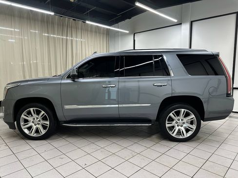 Used 2020 Cadillac Escalade Luxury image 11