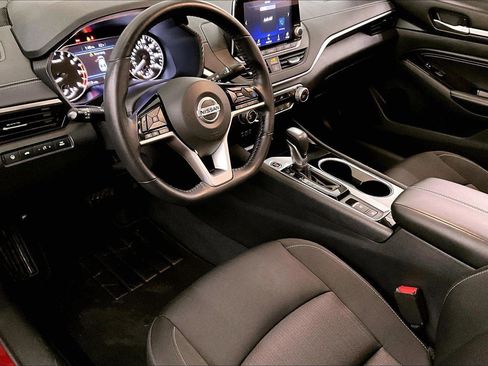 Used 2021 Nissan Altima 2.5 SV w/ SV Premium Package image 12