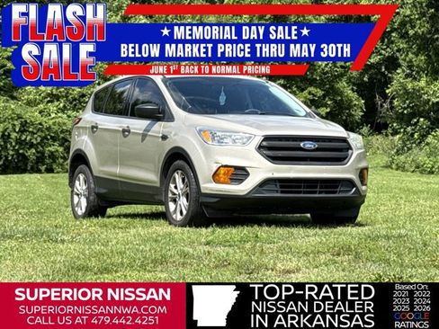Used 2017 Ford Escape S FWD image 1