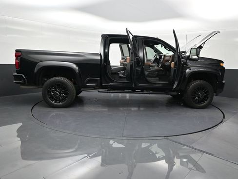 Used 2022 Chevrolet Silverado 2500 High Country w/ Z71 Off-Road Package image 32