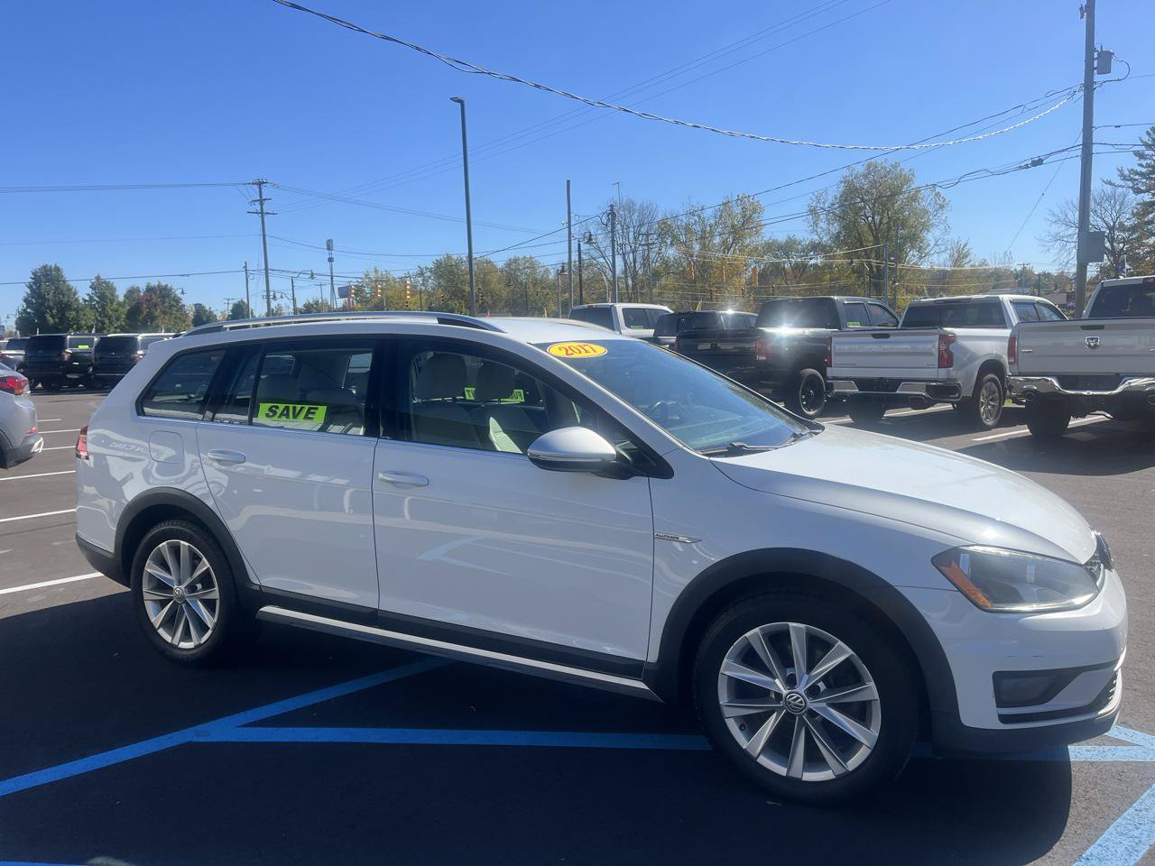 Used 2017 Volkswagen Golf Alltrack SEL AWD/4WD image 3