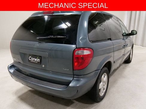 Used 2007 Dodge Caravan SXT w/ Popular Equipment Group I FWD image 11