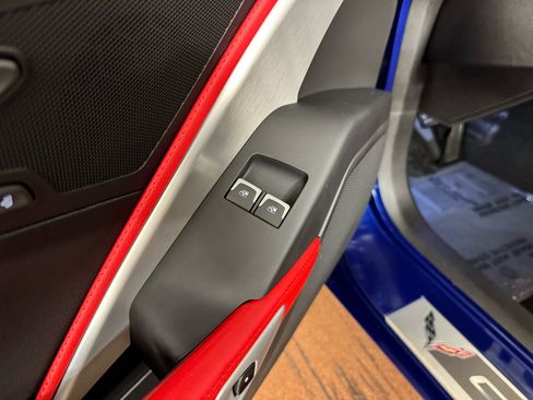 Used 2018 Chevrolet Corvette Stingray Coupe w/ 2LT Preferred Equipment Group image 17