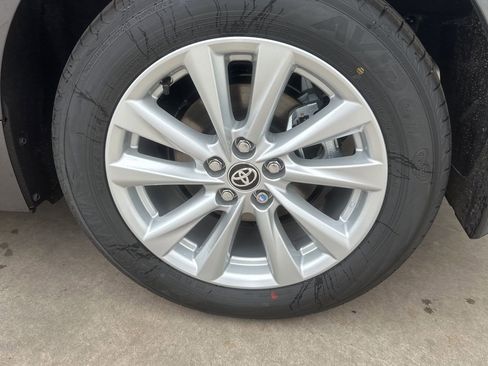 Used 2026 Toyota Corolla SE image 9