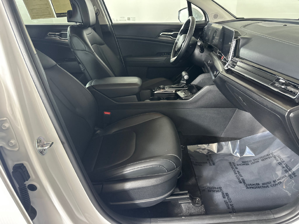 Used 2024 Kia Sportage EX FWD image 13