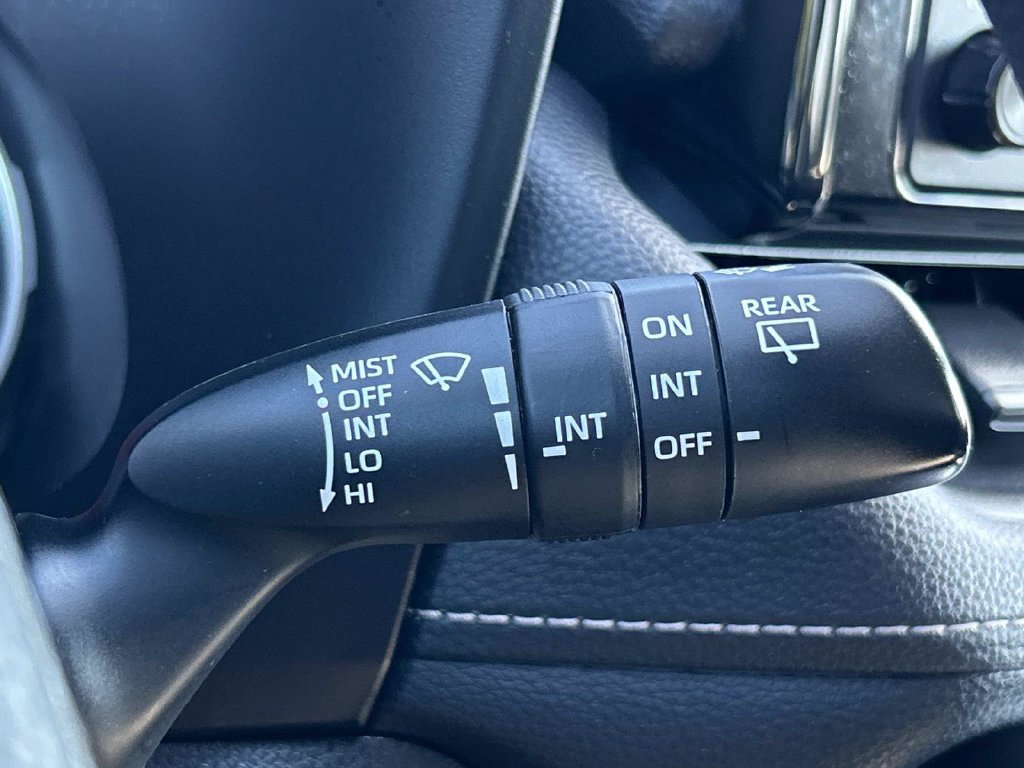 Used 2021 Toyota RAV4 XLE FWD image 31