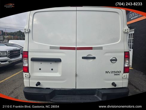Used 2020 Nissan NV 2500 S image 5