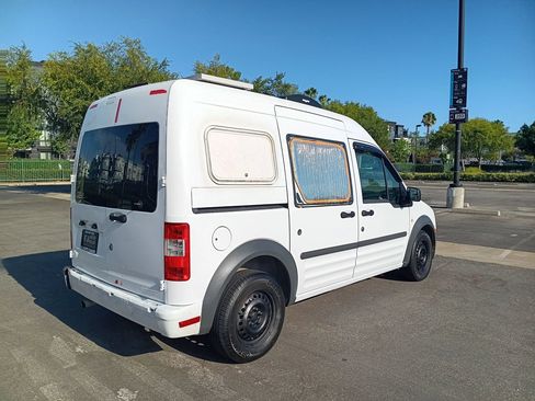 Used 2010 Ford Transit Connect XLT FWD image 8