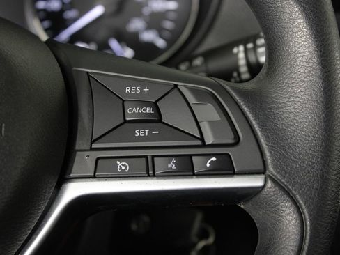 Used 2020 Nissan Rogue Sport S image 25