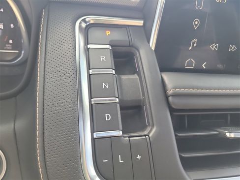 Used 2023 GMC Yukon AT4 w/ Technology Package image 27