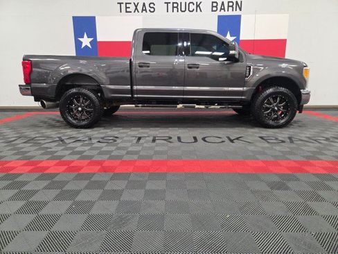 Used 2017 Ford F250 XLT w/ XLT Value Package AWD/4WD image 13
