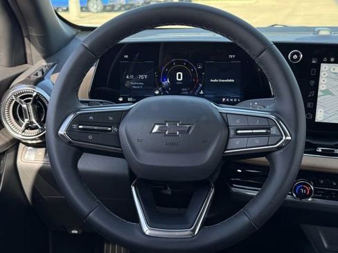 New 2026 Chevrolet Equinox ACTIV w/ Convenience Package III FWD image 12