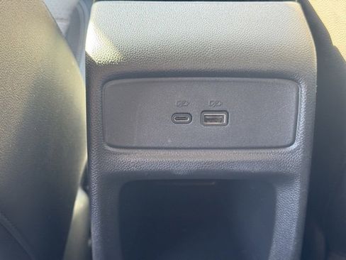 Used 2025 Chevrolet Trax LT w/ LT Convenience Package image 16