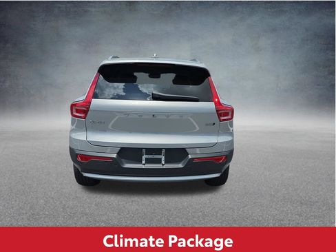 Used 2023 Volvo XC40 B5 Plus w/ Driver Assist Package AWD/4WD image 9