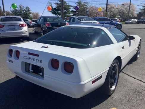 Used 1991 Chevrolet Corvette Coupe RWD image 8