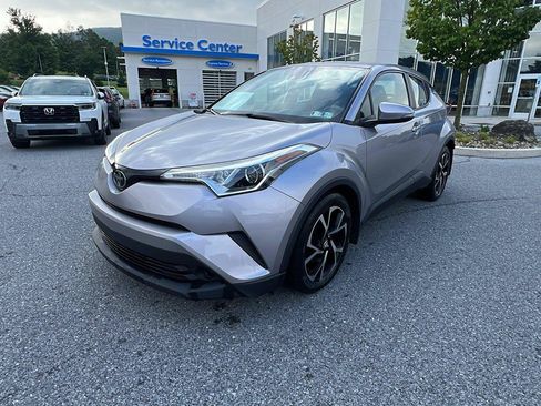 Used 2019 Toyota C-HR XLE FWD image 8