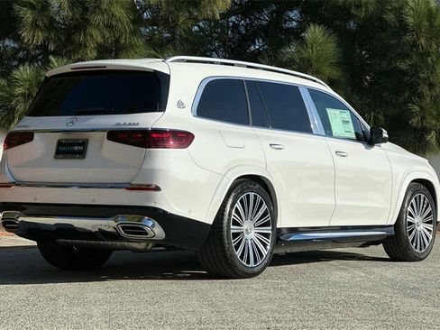 New 2026 Mercedes-Benz Maybach GLS 600 4MATIC image 4