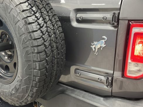 Used 2022 Ford Bronco 2-Door AWD/4WD image 34