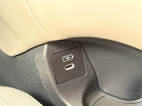 Certified 2025 Honda HR-V LX image 21