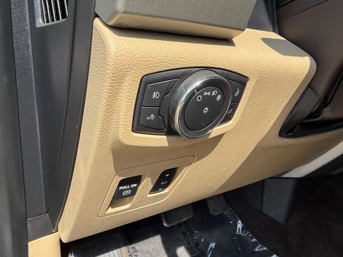 Used 2018 Ford F150 Lariat image 14